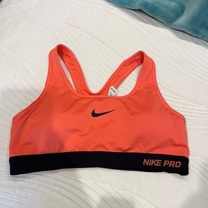 Nike pro sports bra